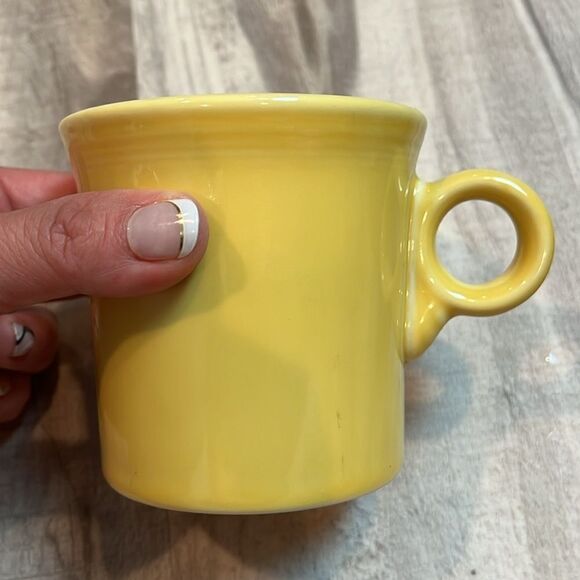 Fiestaware ring handle 10oz Sunflower yellow coffee mug - Picture 5 of 6